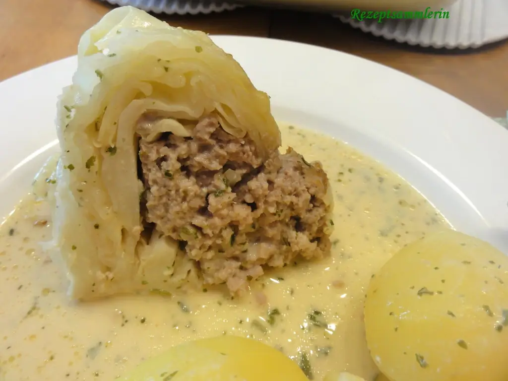 Овощи: ЯРОМАКАЛ с начинкой из фарша + сырный соус