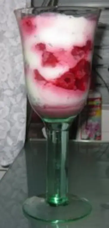 Малиновый сон с творогом и сливками