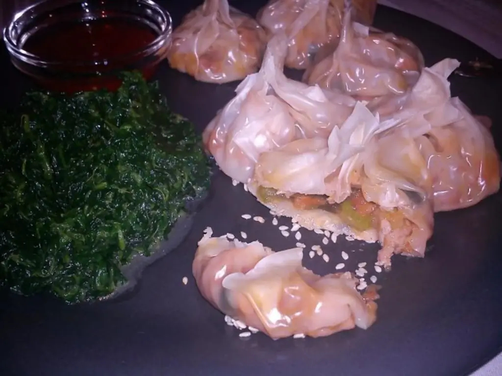 Димсам с раками и креветками