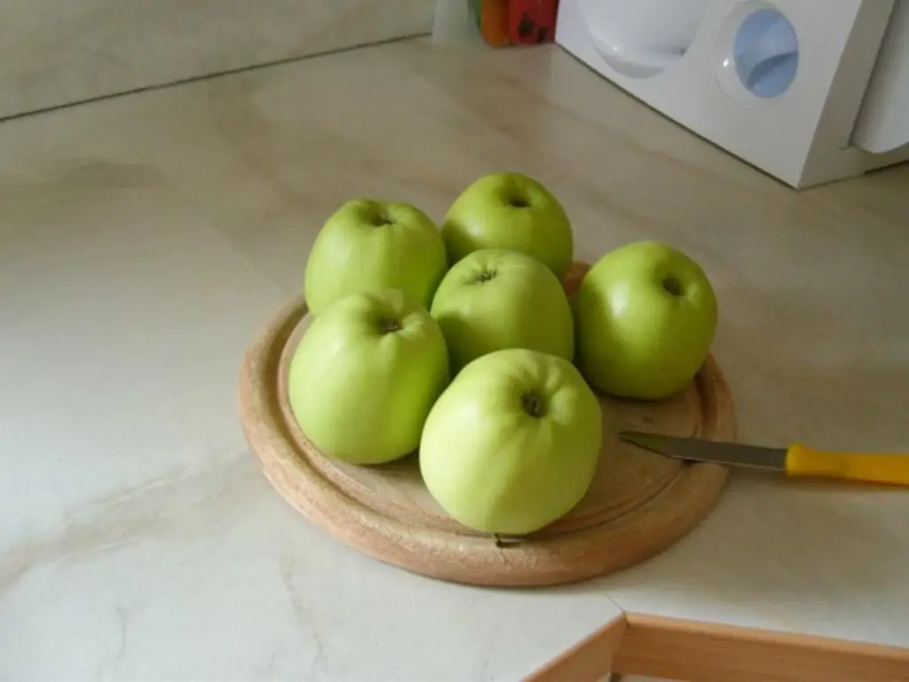 Яблочные кексы с изюмом