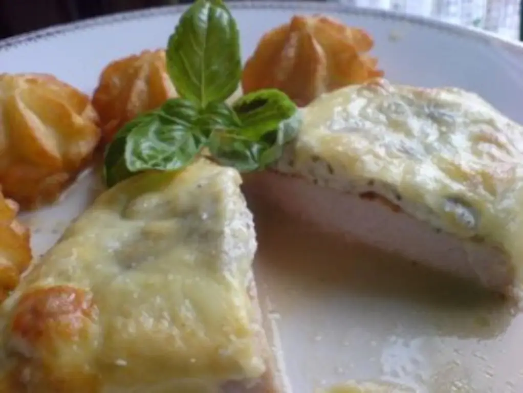 Куриное филе с сырной начинкой