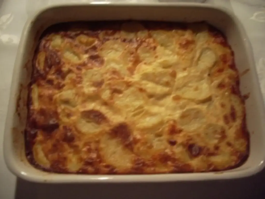 Картофельный гратен с картофелем и яйцами