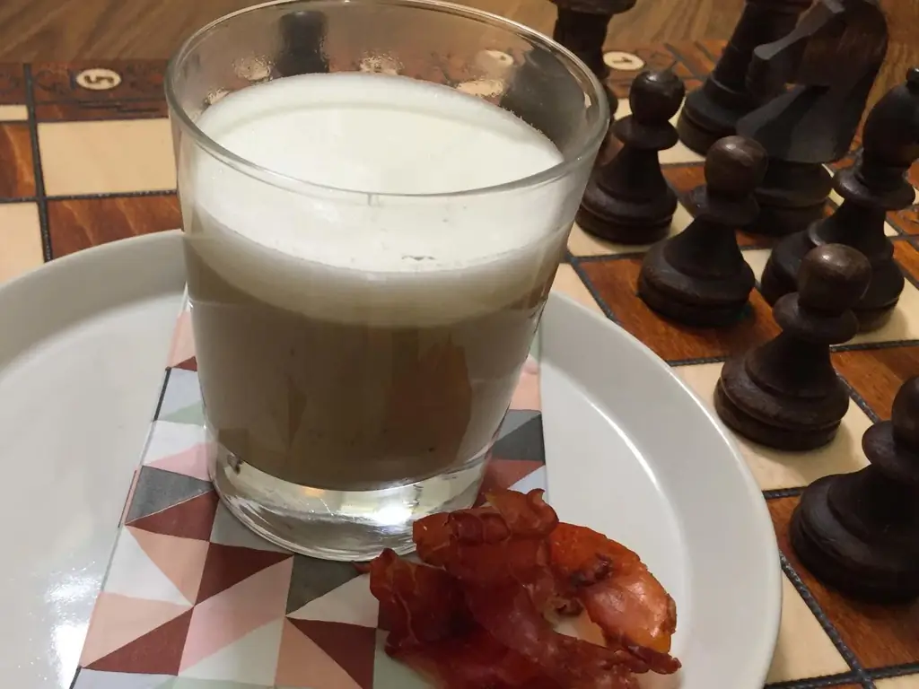 Капучино из каштана с трюфельной пеной и серрано