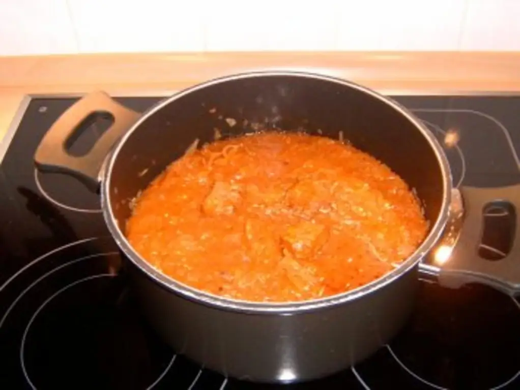 Сегедский гуляш с домашней квашеной капустой