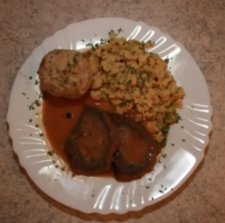 Sauerbraten с говядиной Жаркое (fe) свежее и вода
