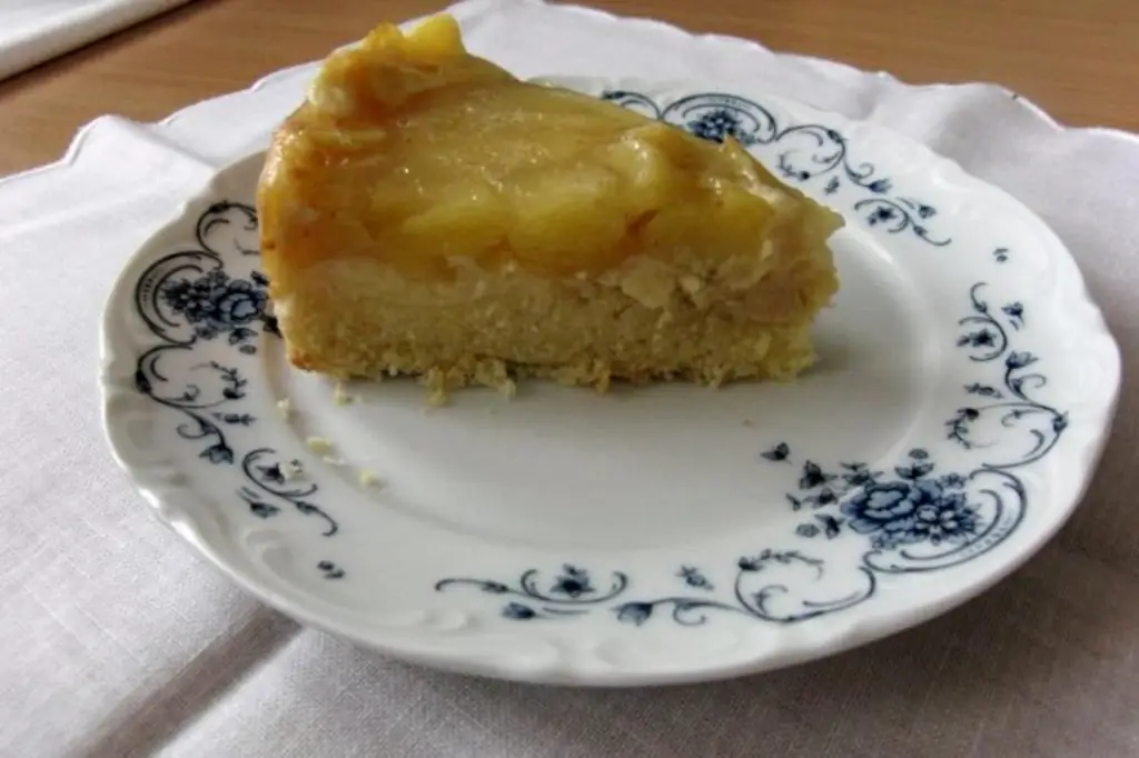 Apple Pie Сочный бисквит с творогом и яблочной начинкой