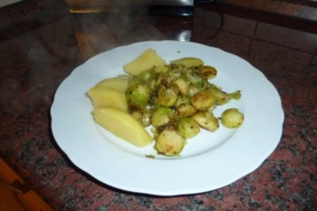 Жареная брюссельская капуста