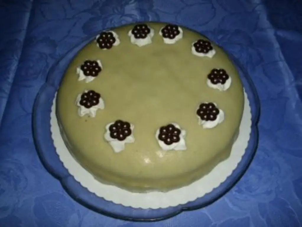 Пирог с маком и марципановой начинкой