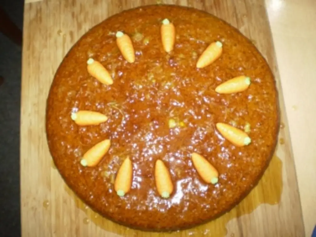Ореховый морковный торт