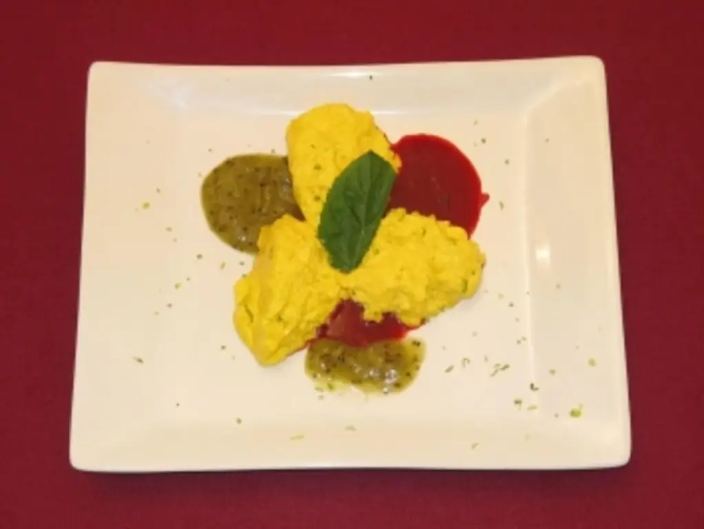 Шафрановый крем с фруктовой мякотью