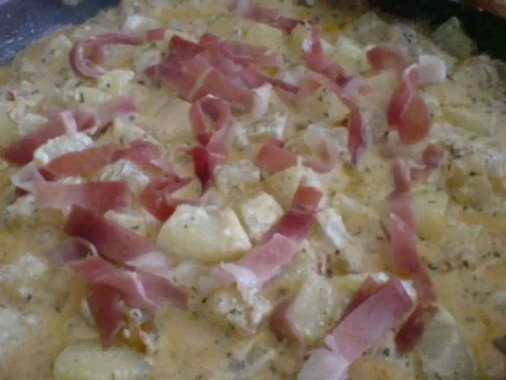 Огурцы в креме с огурцами и маргарином