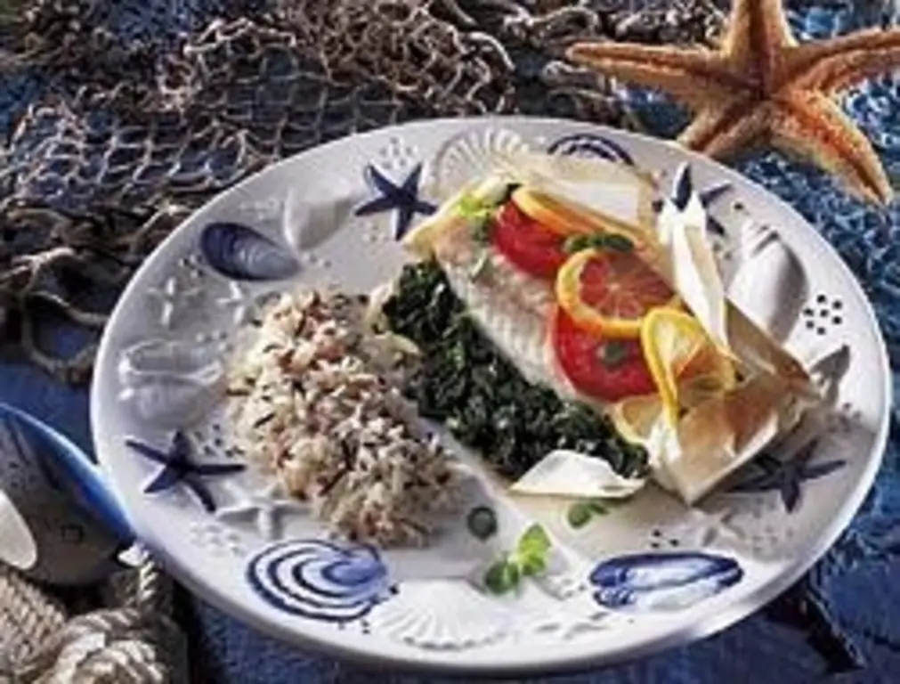 Филе минтая в алюминиевой фольге с рисом с травами