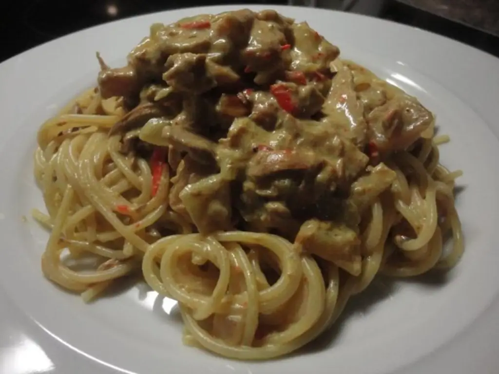 Индийская лапша с тунцом