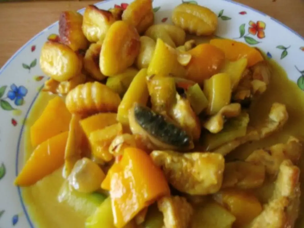 Карри из индейки с персиком