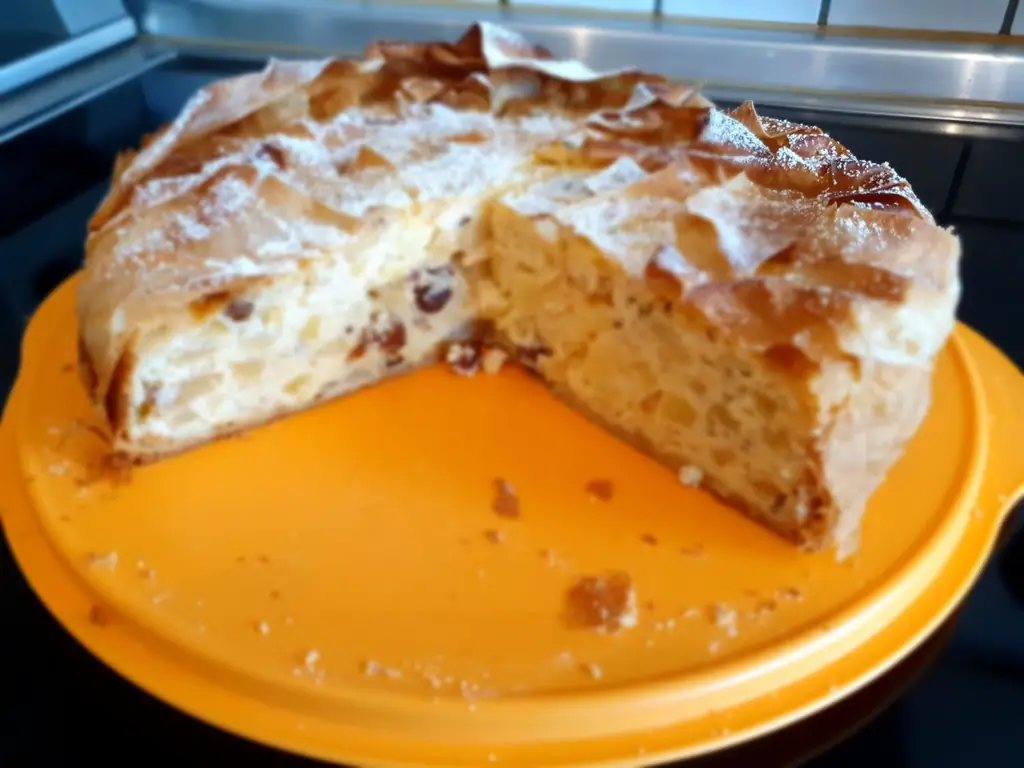 Яблочный штрудель с ромовым изюмом
