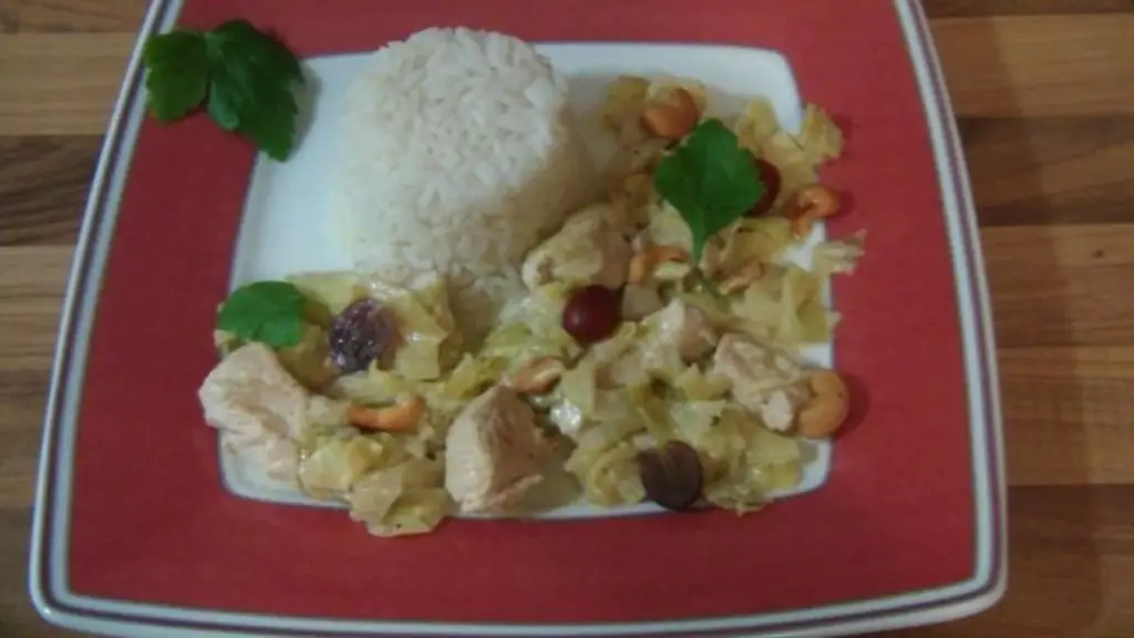 Нарезка с капустой и виноградом