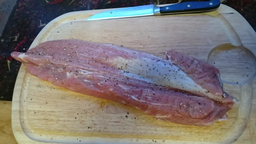 Корейка с голубым сыром и ветчиной