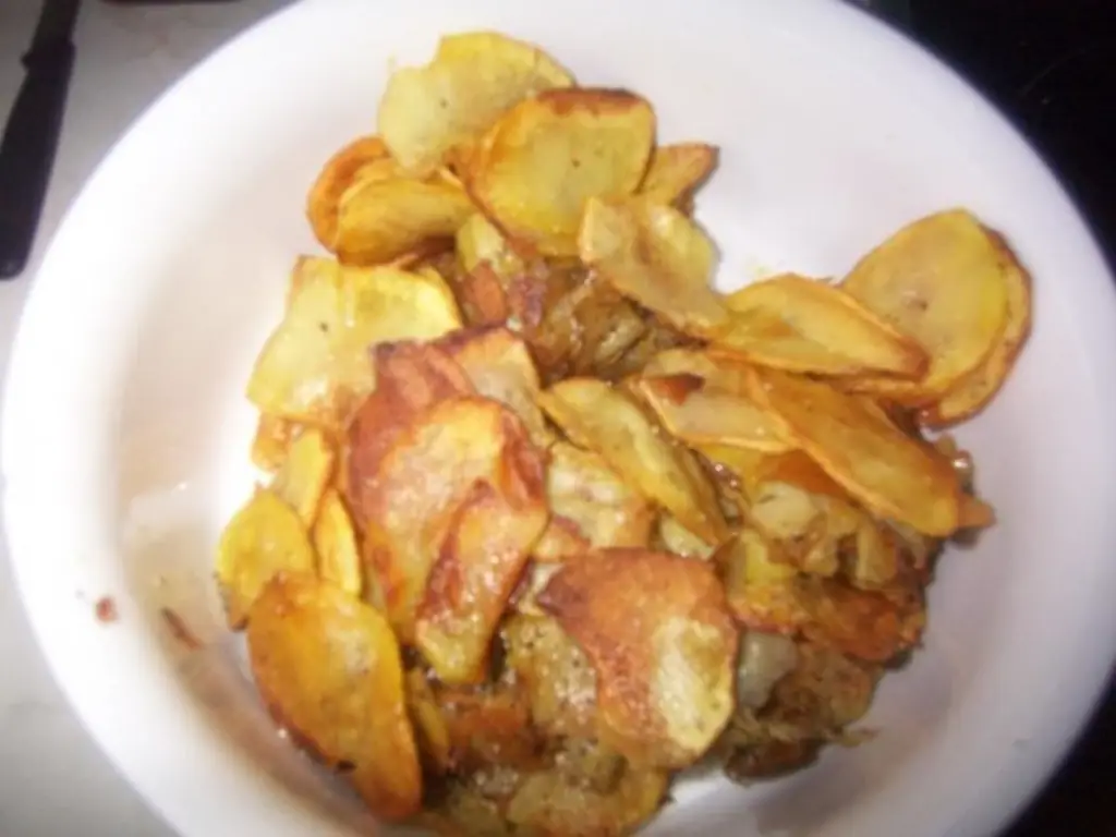 Картофельные чипсы из сырого картофеля