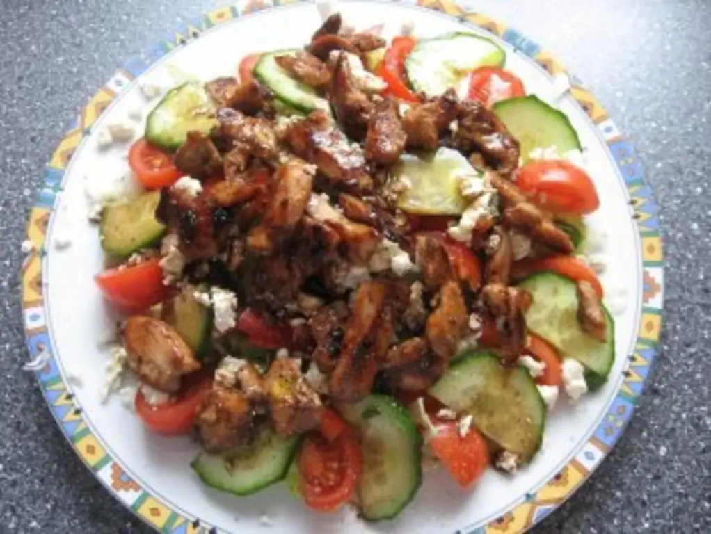 Подходит для весеннего салата с полосками куриной грудки