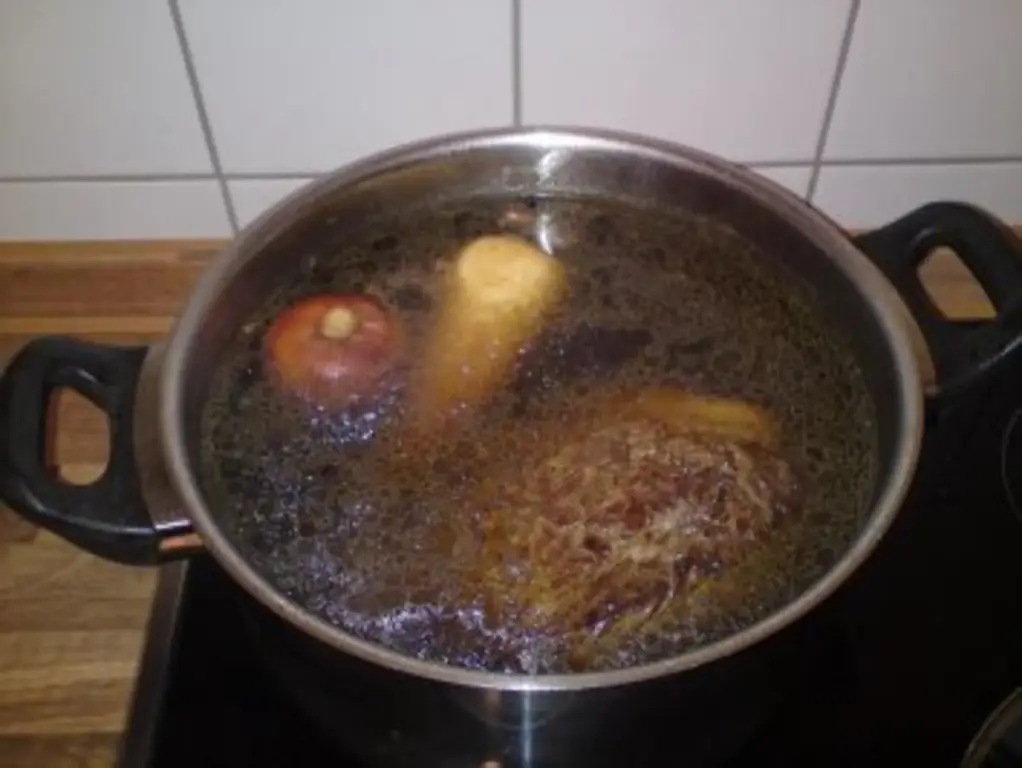 Мясная тарелка хороша для холодных дней