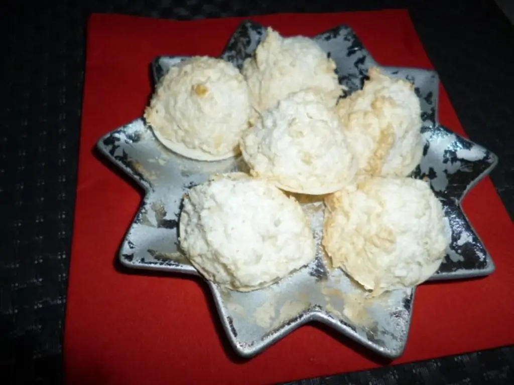 Макаруны с кокосом около 40 шт