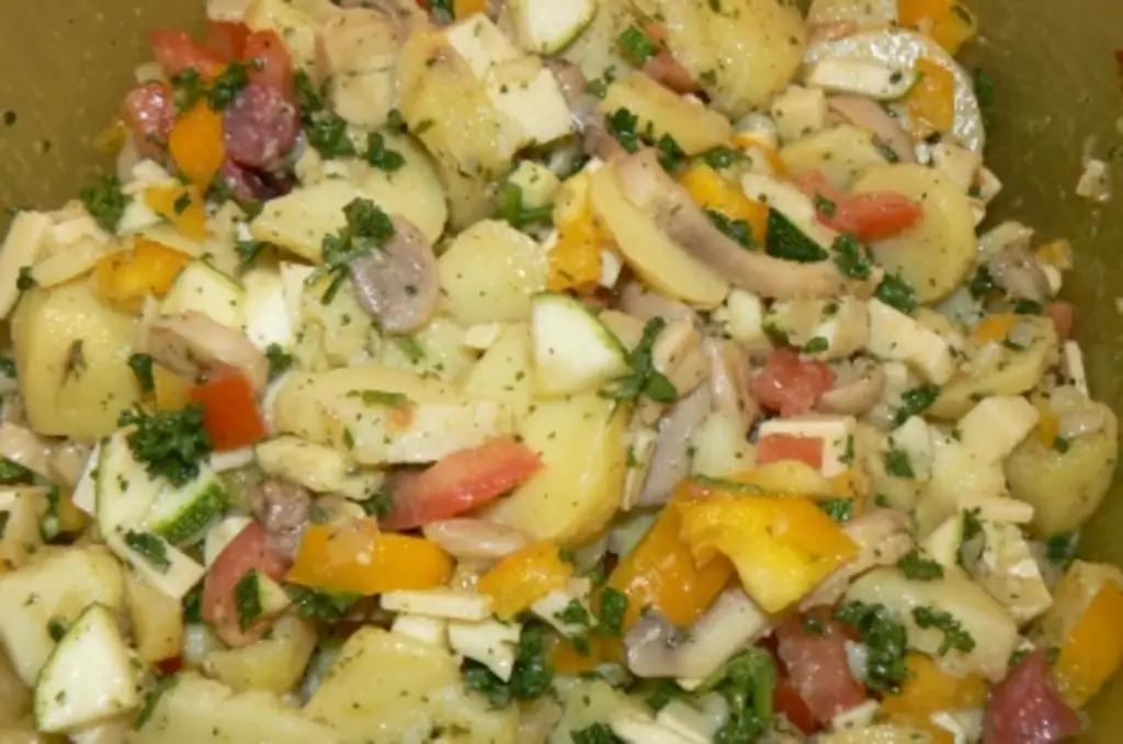 Красочный картофельный салат от Жаклин