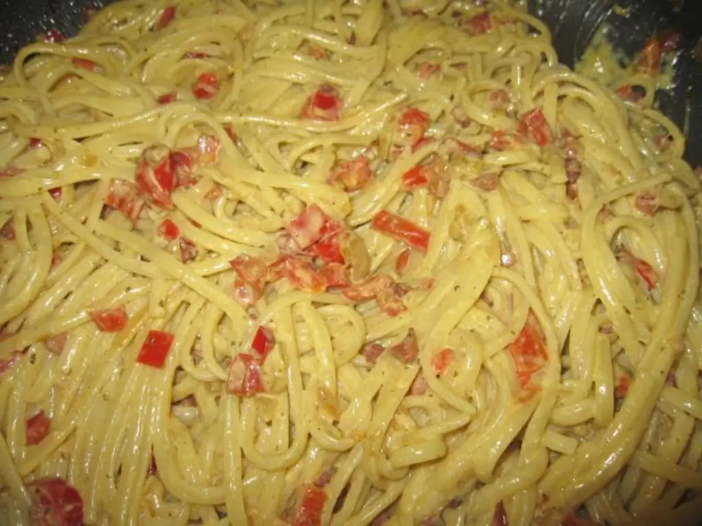 Pasta Pan через холодильник и кладовую;