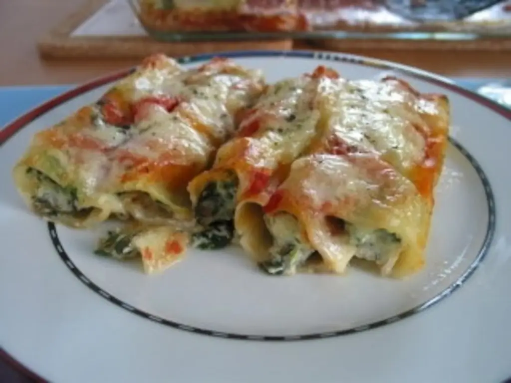 Каннеллони с содержательной начинкой из шпината