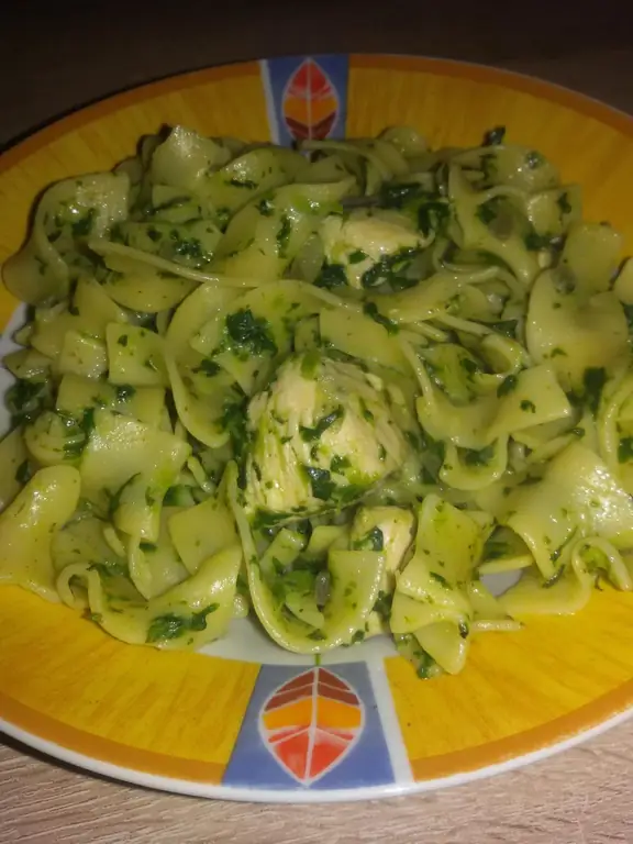 Тальятелле со шпинатом и курицей