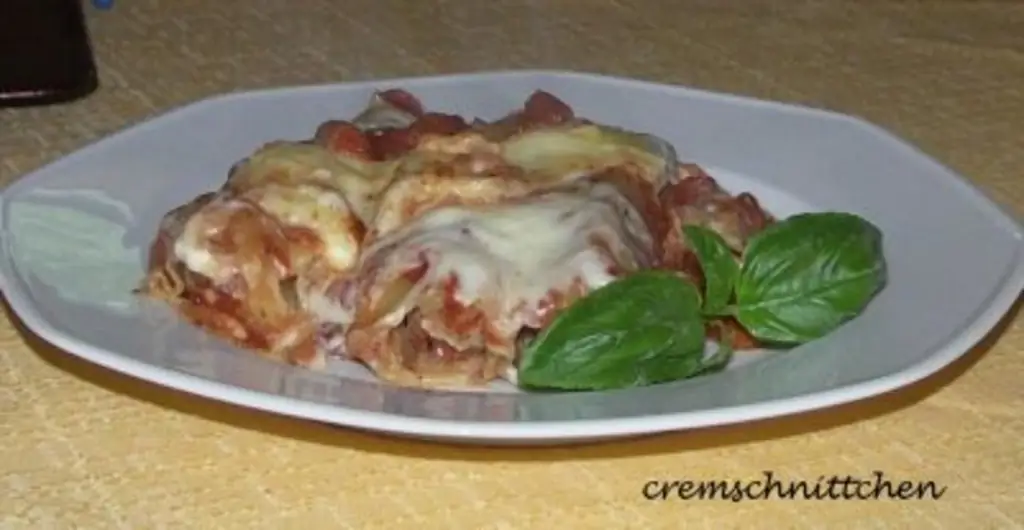 Каннелони с говяжьим фаршем и луком