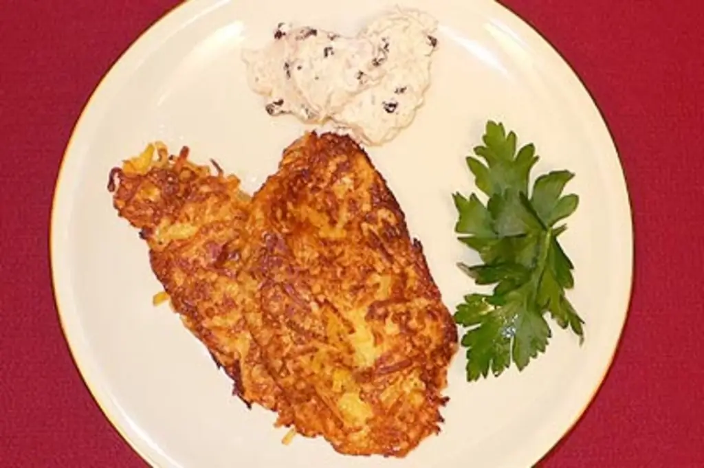 Оладьи из красной репы с козьим сыром