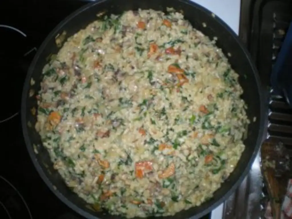 Грибное ризотто с короткозернистым рисом и луком
