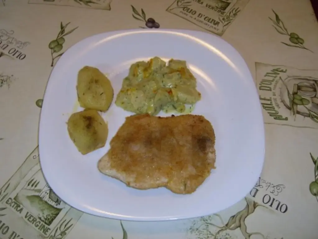 Эскалоп из индейки с котлетами и голландским соусом с травами