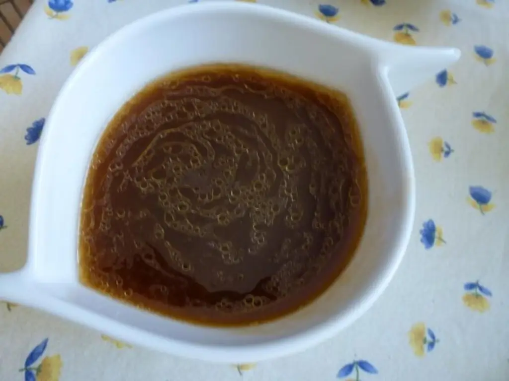 Фруктовый коричневый соус для птицы