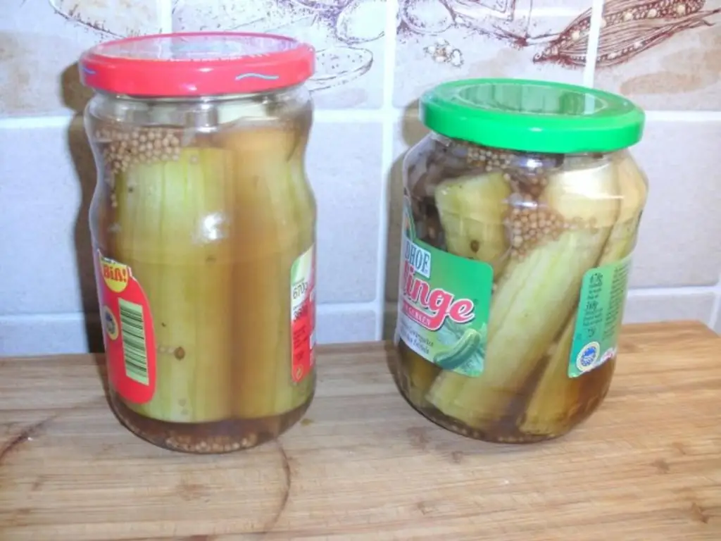 Салат из маринованных огурцов