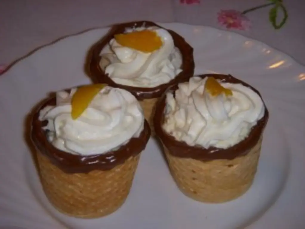 КОКОСОВЫЙ КРЕМ В ЧАШКЕ