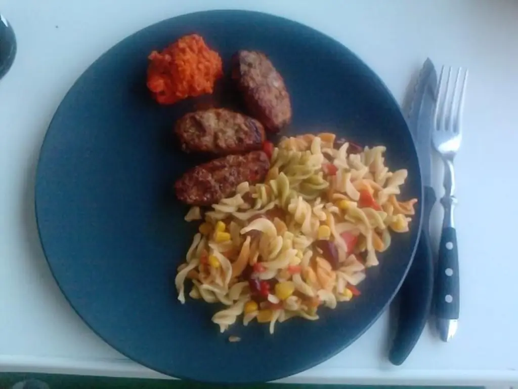 Экстремальный салат с макаронами