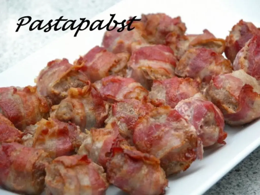 Маффины с фаршем, завернутые в бекон