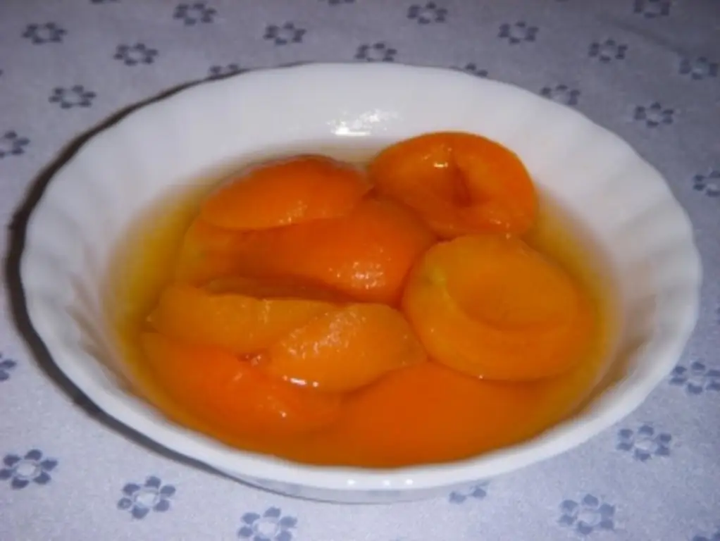 Абрикосовый компот вкусный с кайзершмарреном, творожными шариками и т.д
