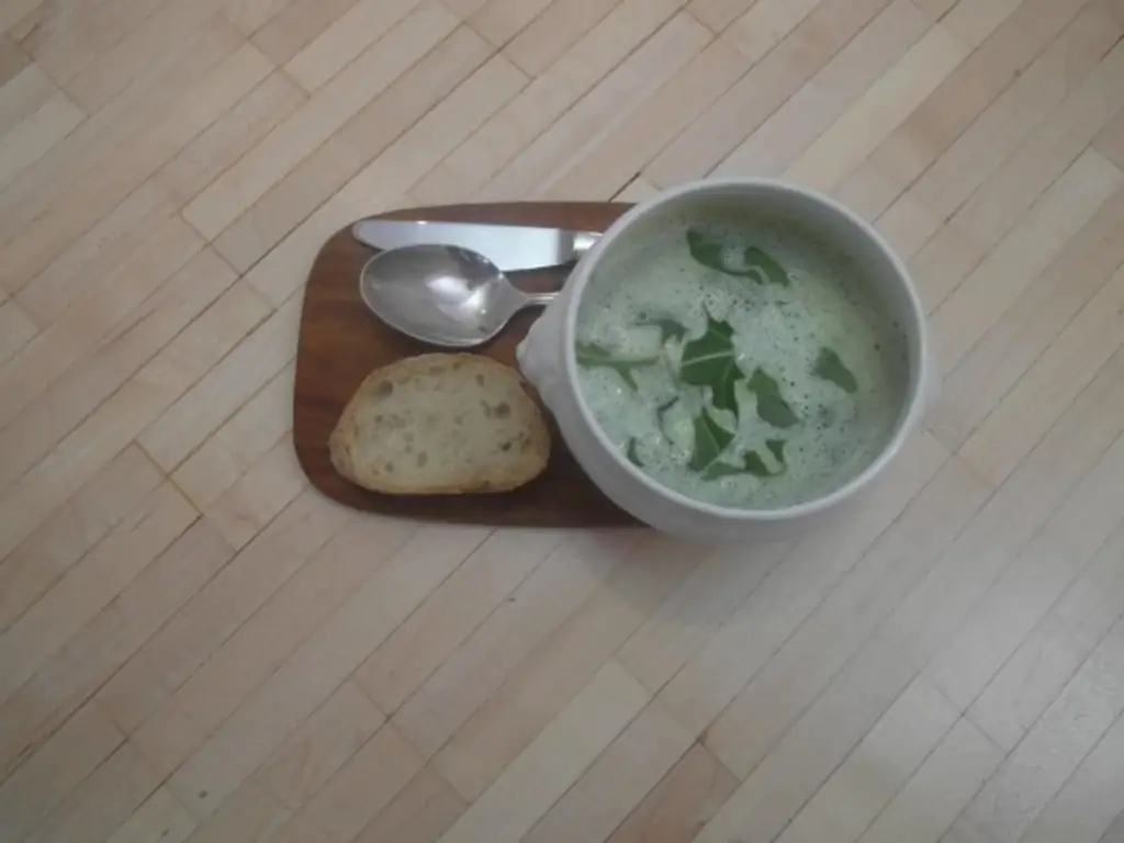 Свежая зеленая руккола