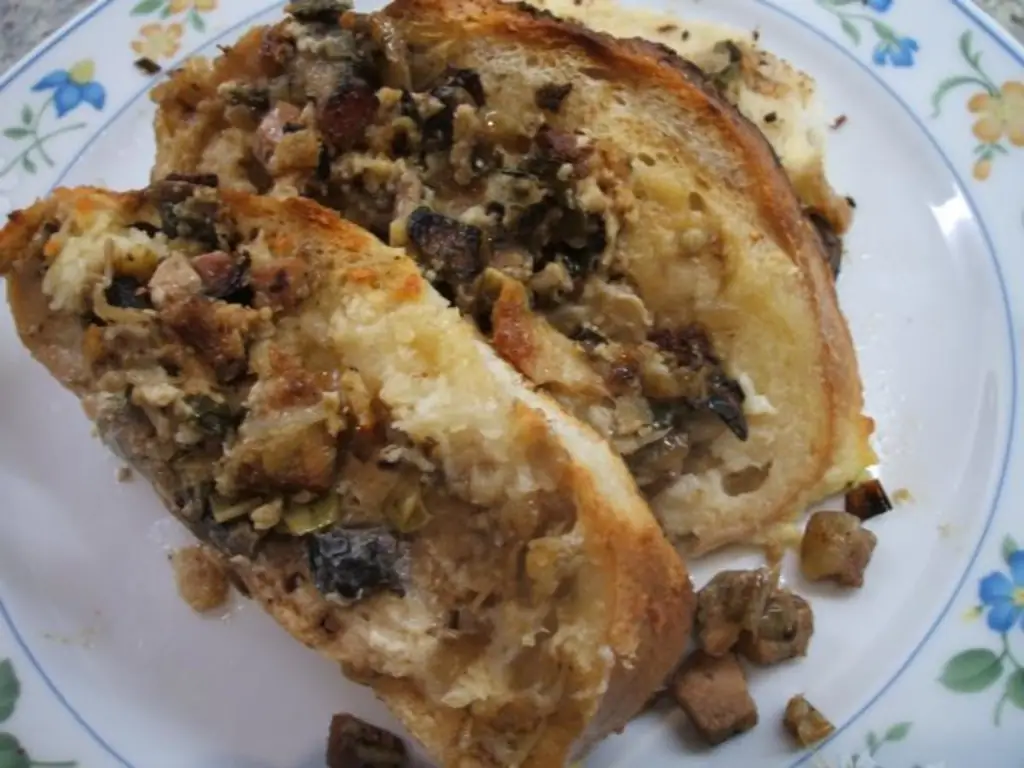 Casserole: Запеканка из хрустящего хлеба