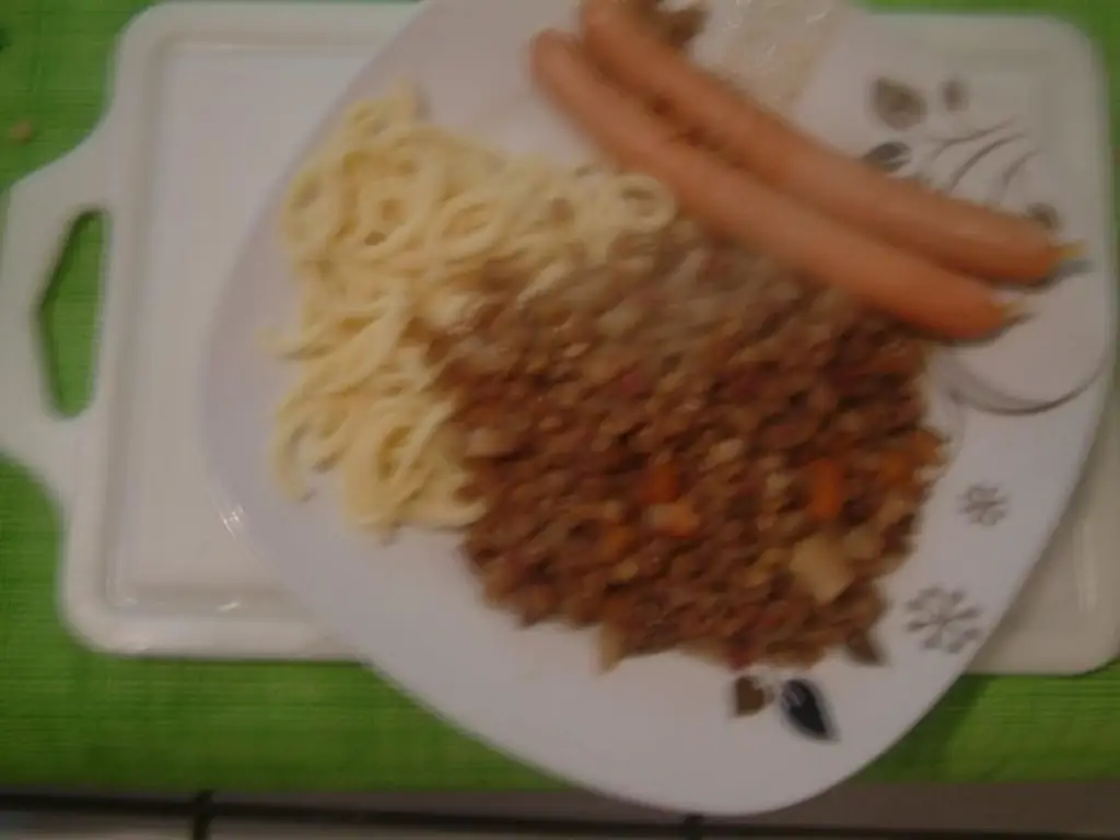 Швабская чечевица со шпецле и сосисками