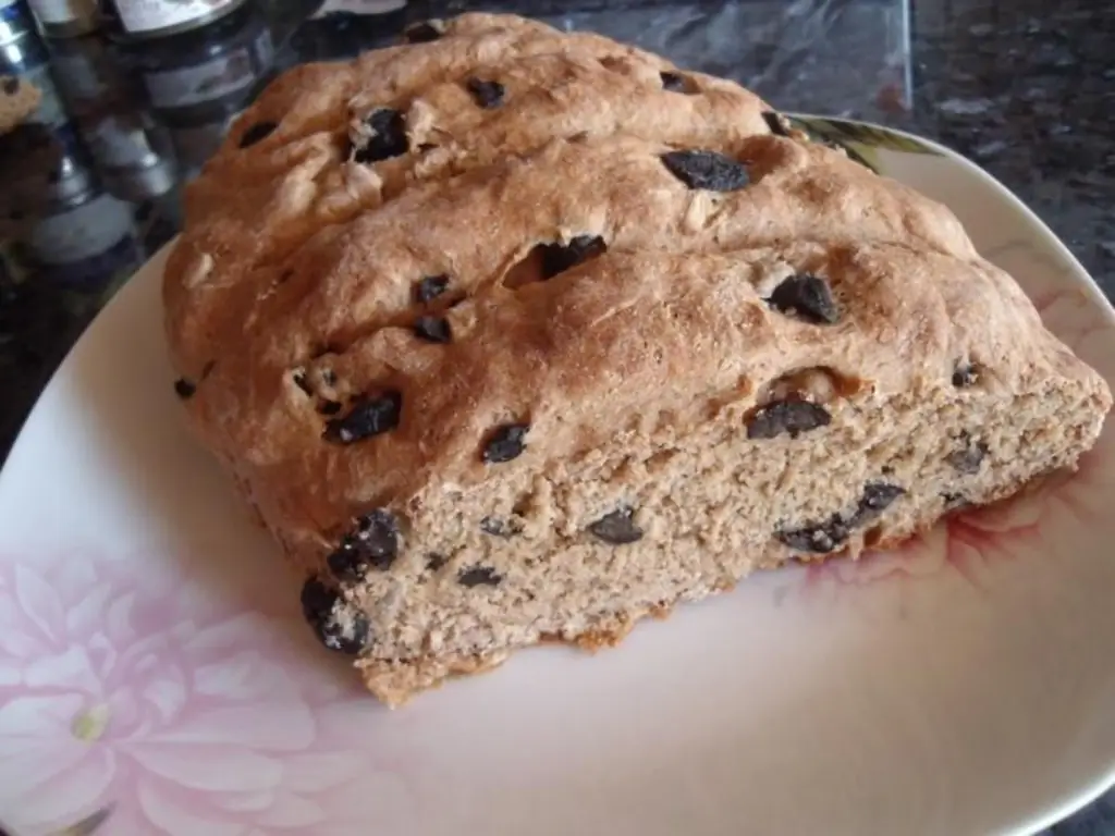Оливковый хлеб с дрожжами и сахаром