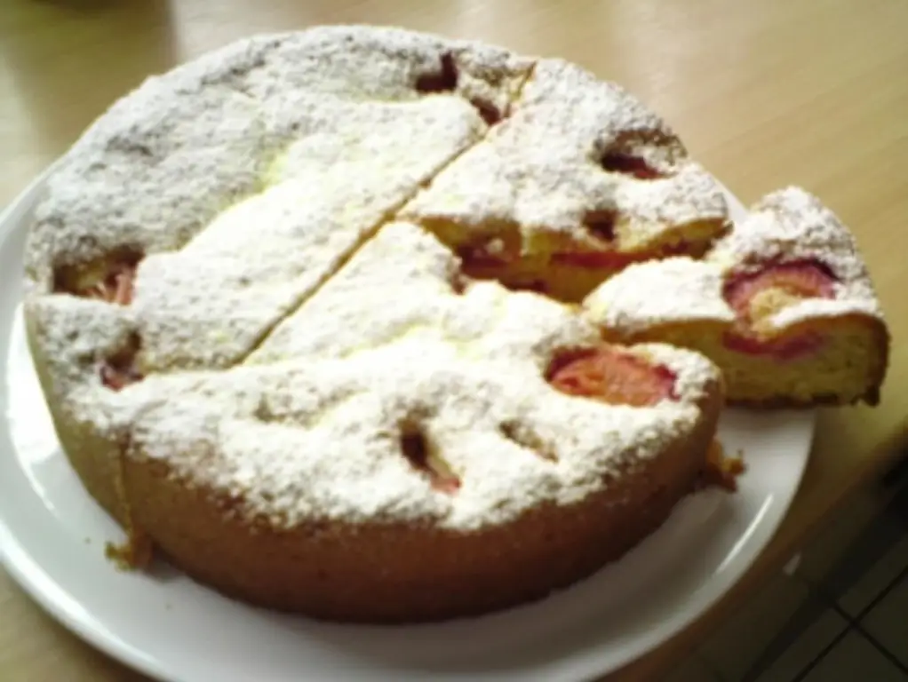 Сливовый пирог с начинкой