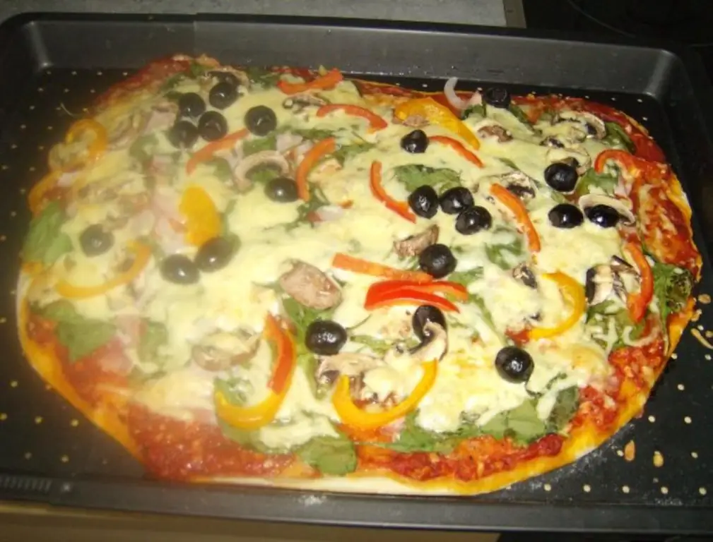 Pizza наше тесто для пиццы с разными начинками, но всегда с Knofi