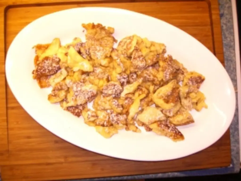 Кайзершмаррн с мукой и солью
