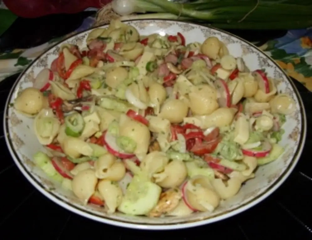 Летний салат с макаронами а-ля Линда