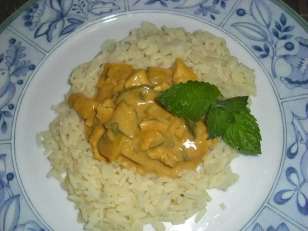 Карри из индейки с ананасом