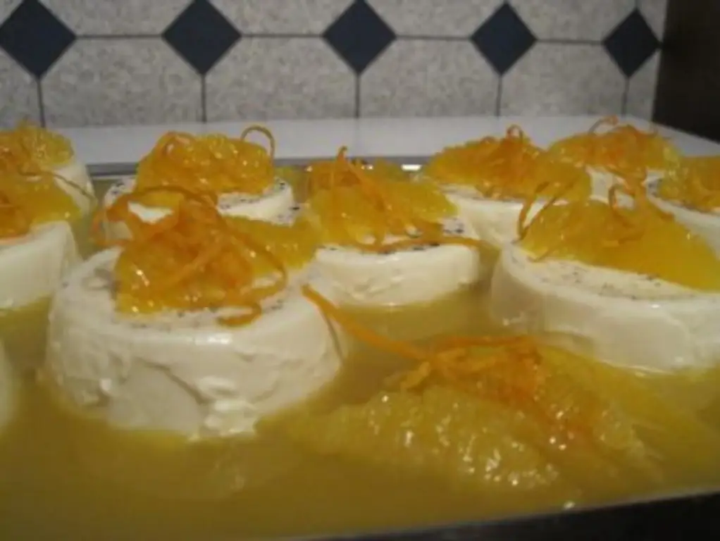 Панна котта с апельсиновым соусом