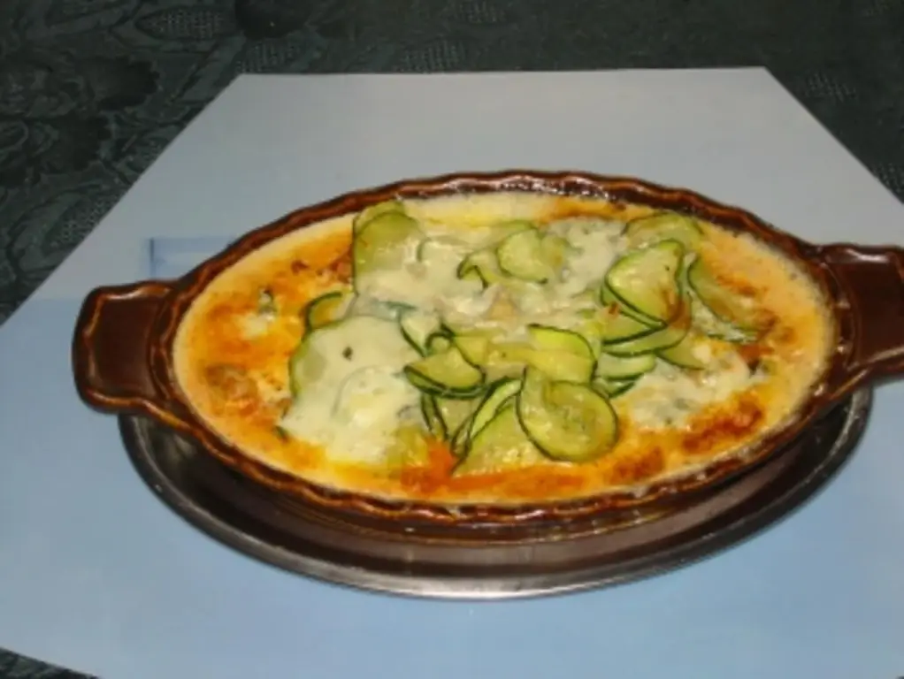 Свиная корейка с цукини и горгонзолой